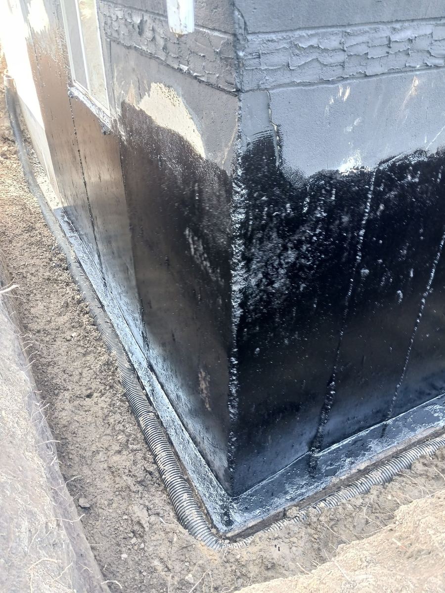 Corner waterproofing detail